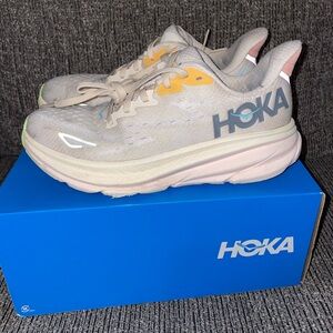 Hoka Clifton 9 Women’s Size 6.5
